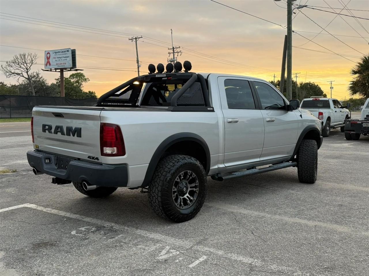 RAM 1500 Rebel Crew Cab SWB 4WD 2017