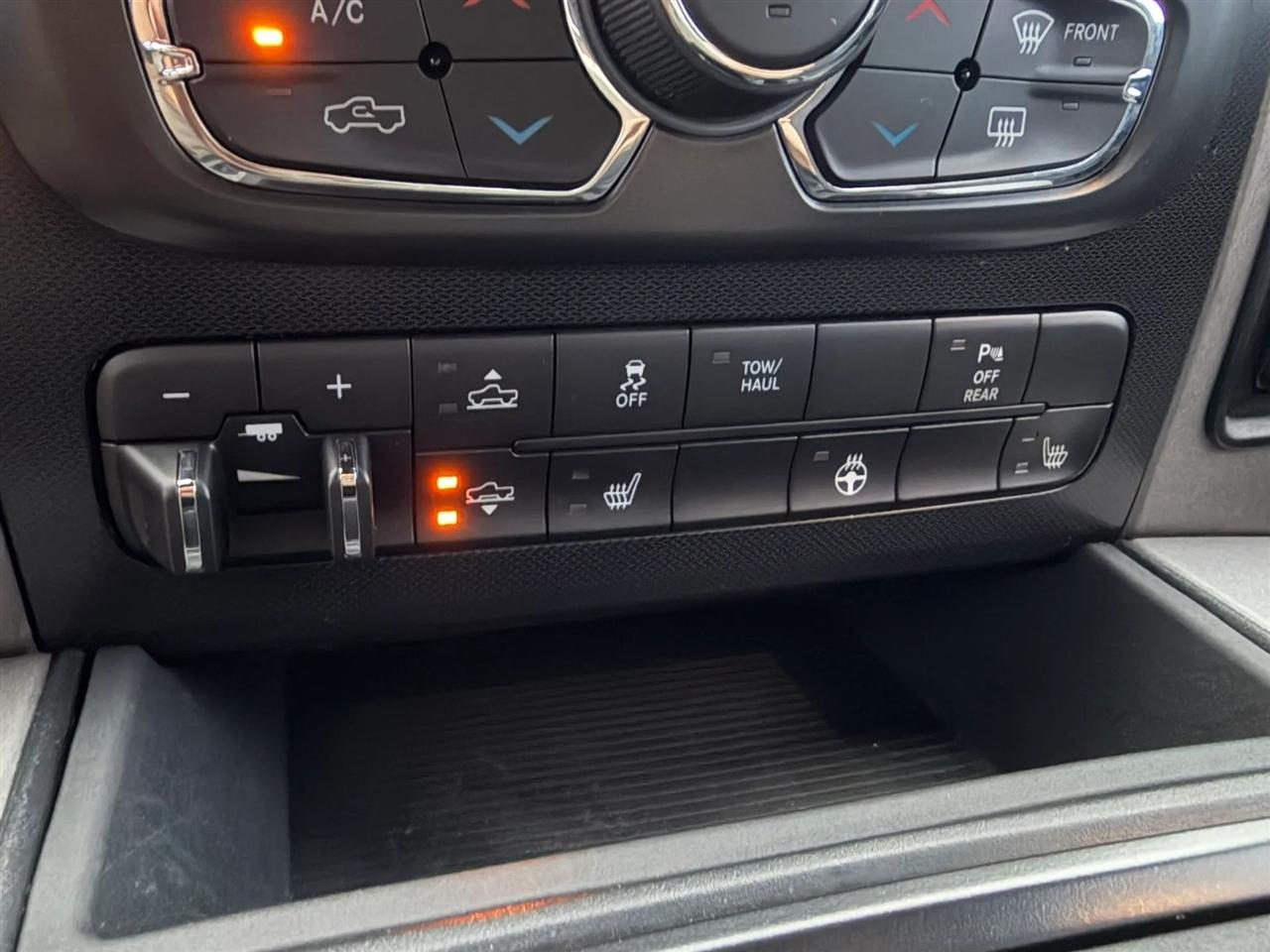 RAM 1500 Rebel Crew Cab SWB 4WD 2017