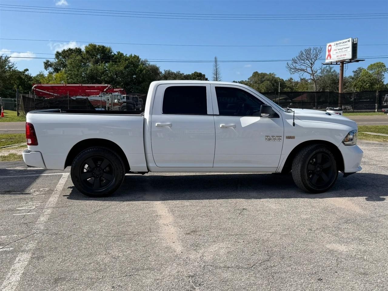 RAM 1500 Sport Crew Cab SWB 2WD 2016