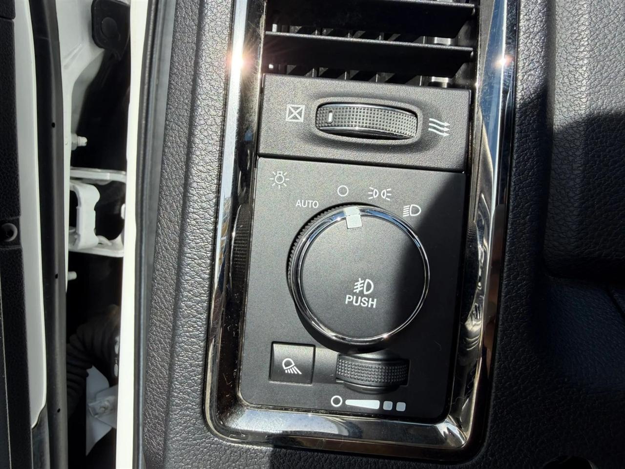 RAM 1500 Sport Crew Cab SWB 2WD 2016