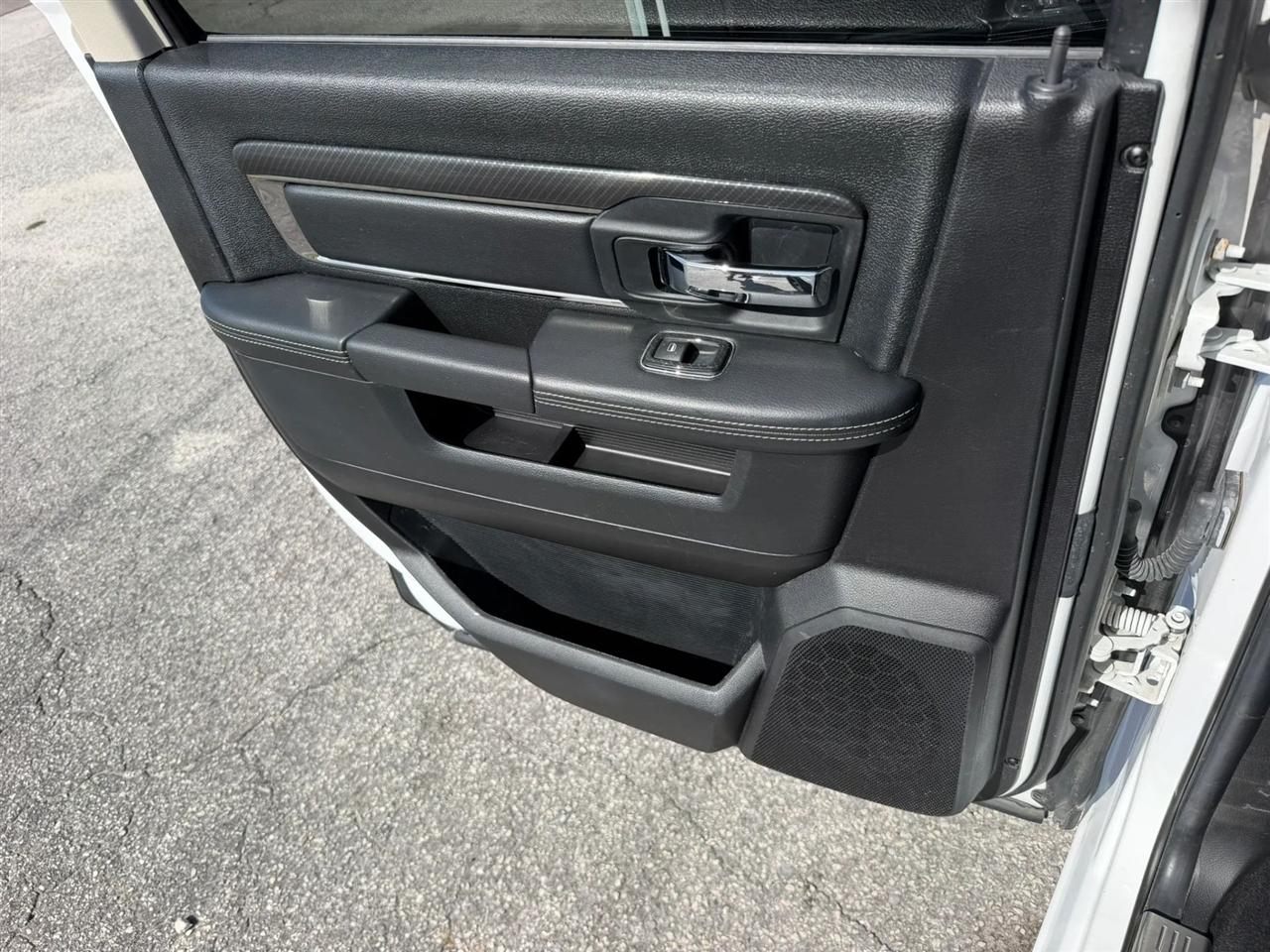 RAM 1500 Sport Crew Cab SWB 2WD 2016