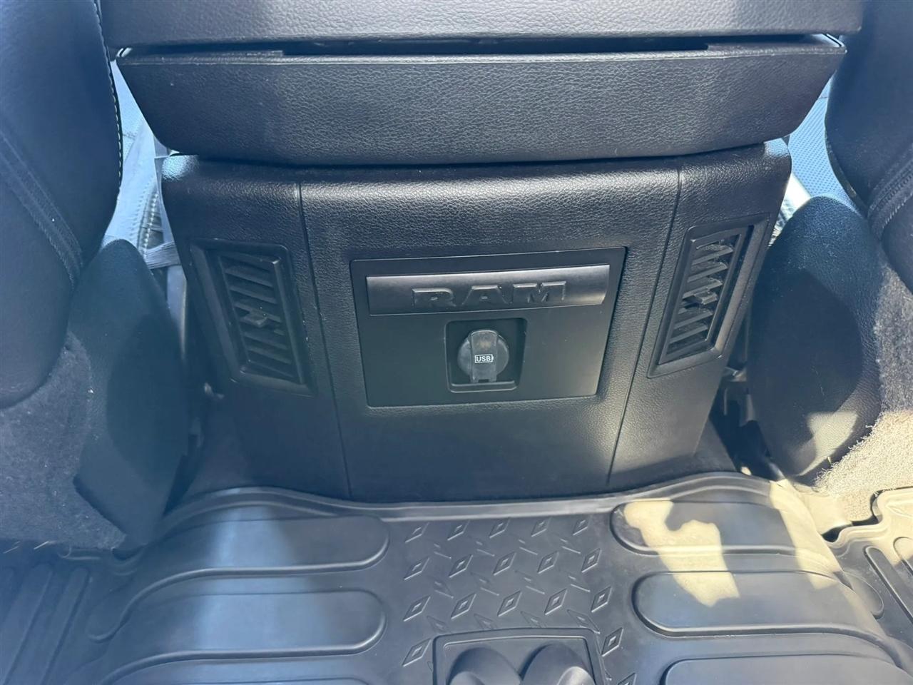 RAM 1500 Sport Crew Cab SWB 2WD 2016