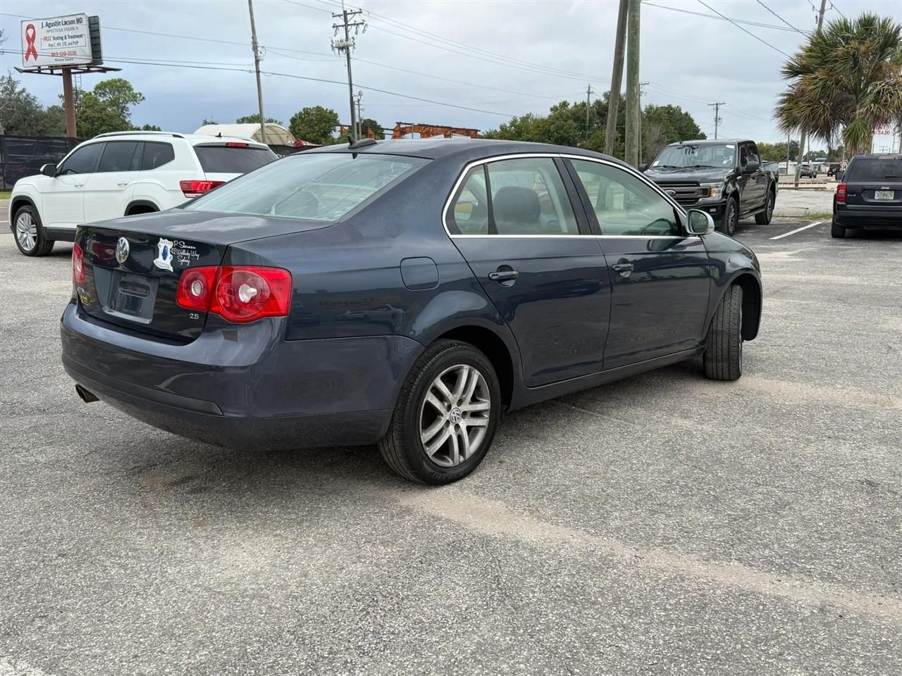Volkswagen Jetta 2.5L 2006