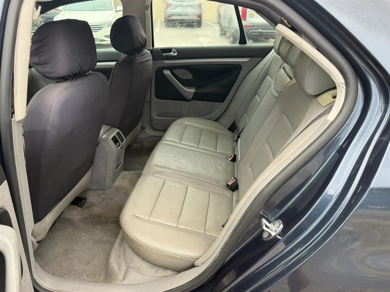 Volkswagen Jetta 2.5L 2006