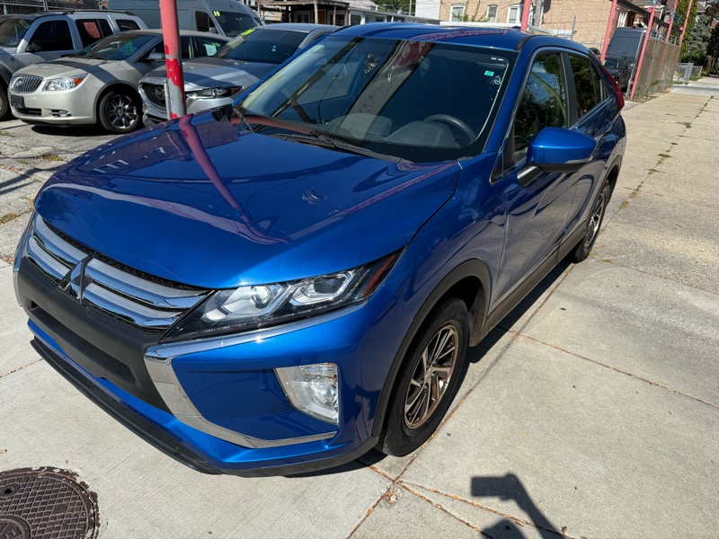 2020 Mitsubishi Eclipse Cross ES photo 2