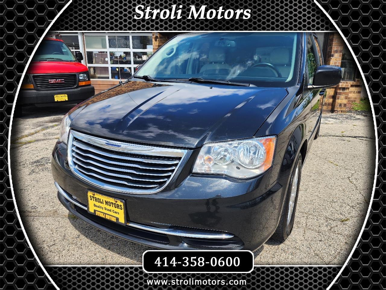 Chrysler Town & Country LX 2016
