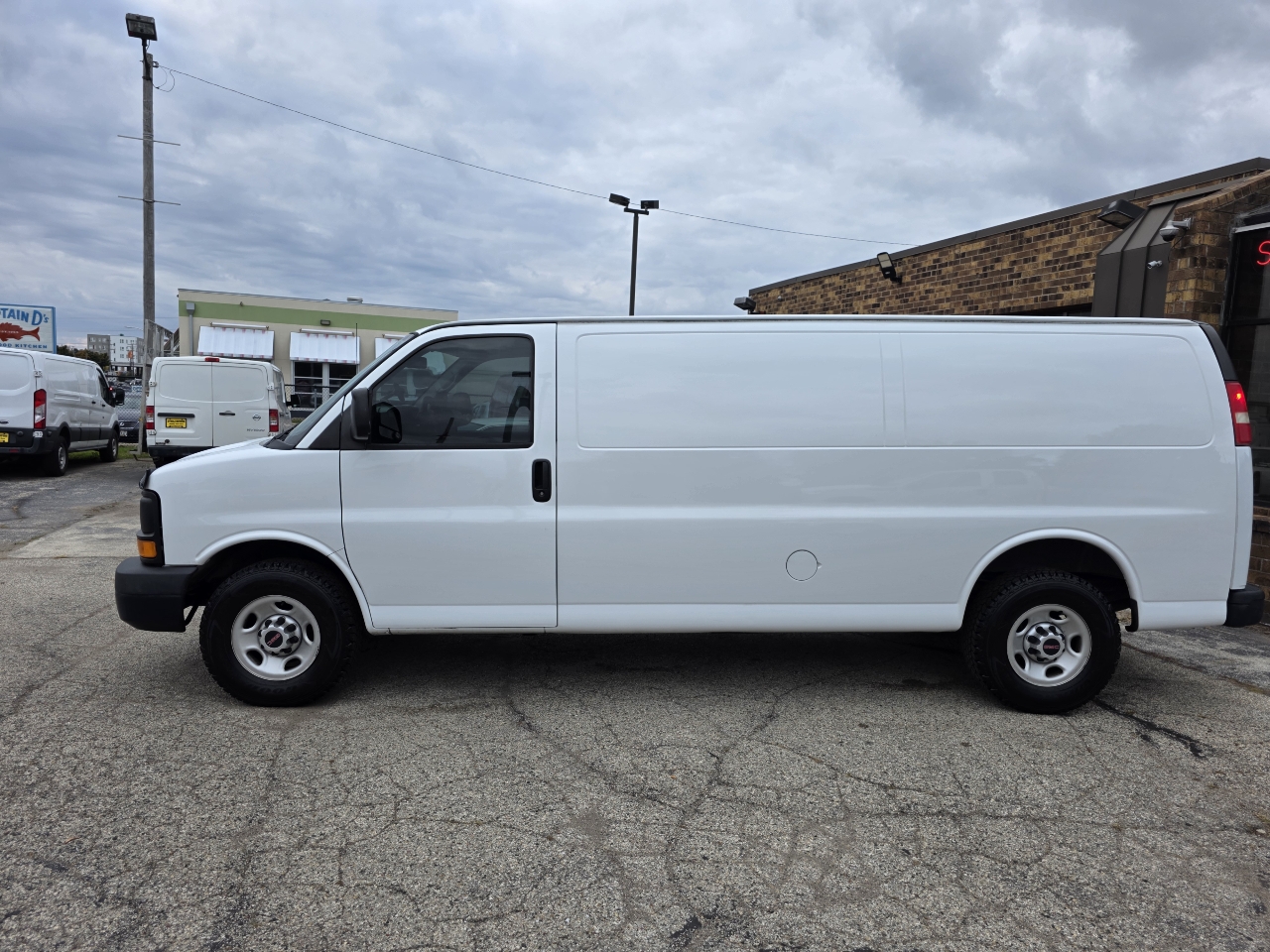 GMC Savana G2500 Extended Cargo 2015 GMC Savana G2500 Extended Cargo 2015