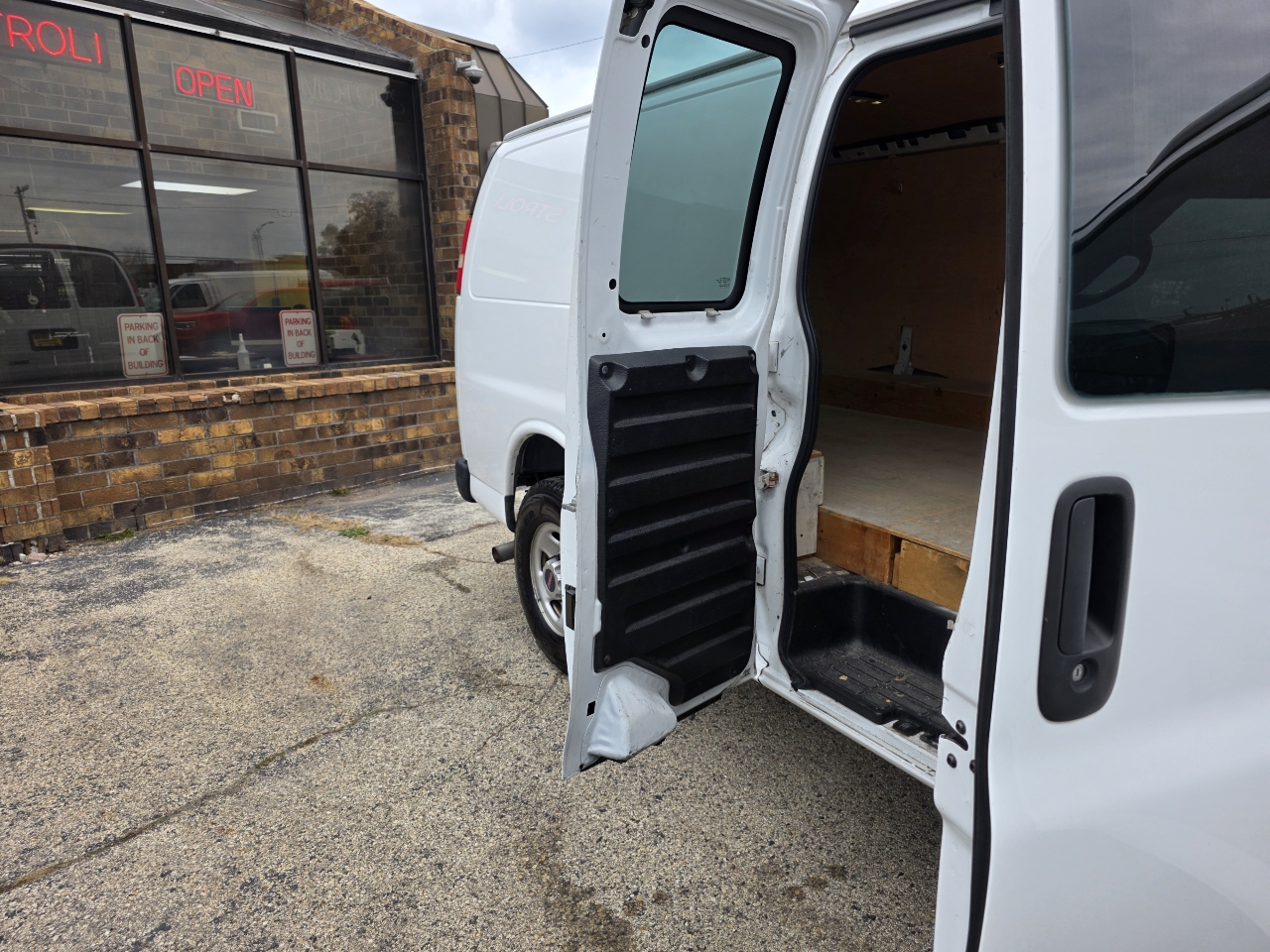 GMC Savana G2500 Extended Cargo 2015 GMC Savana G2500 Extended Cargo 2015