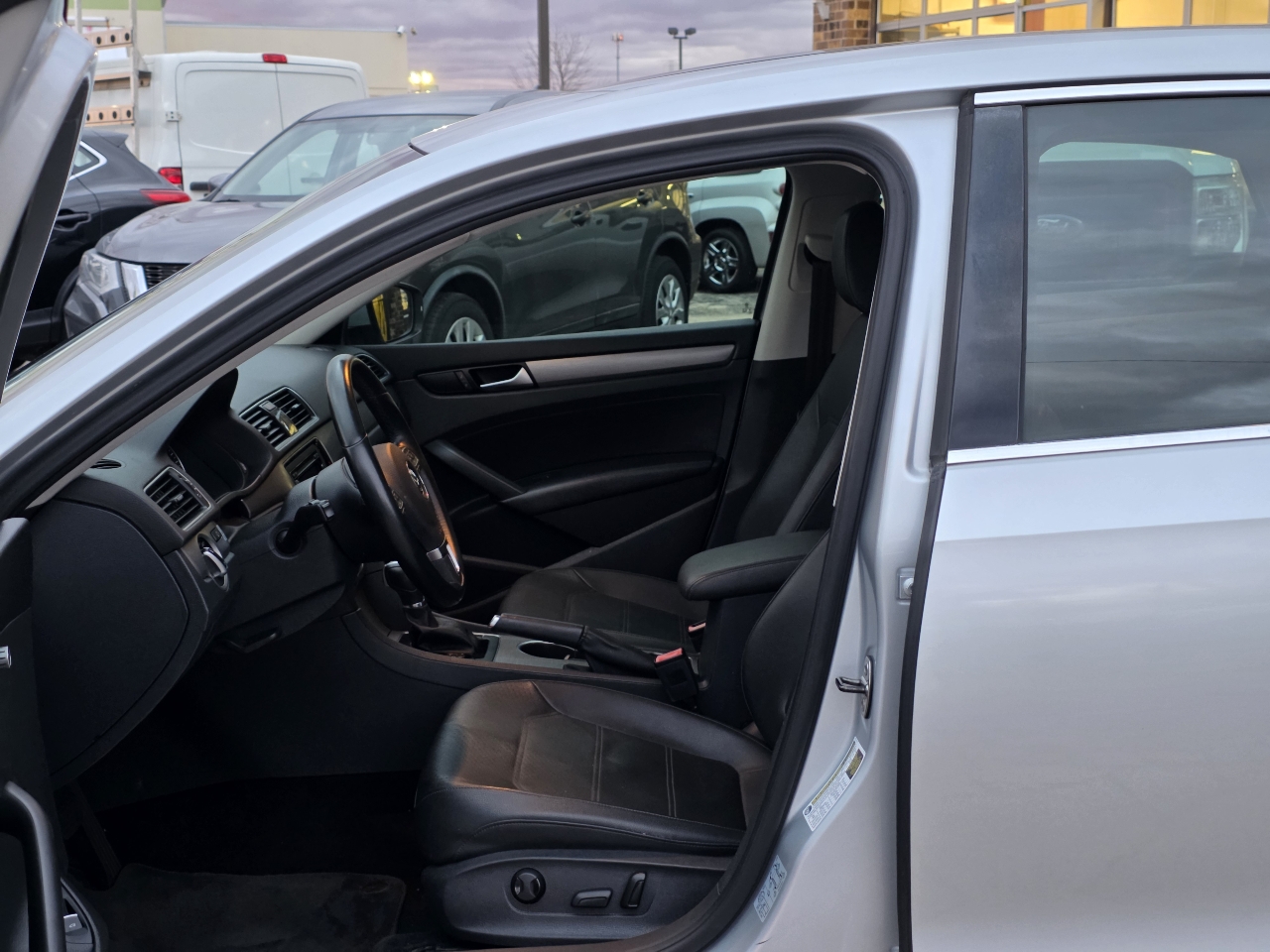 Volkswagen Passat 2.0L TDI SE AT 2014