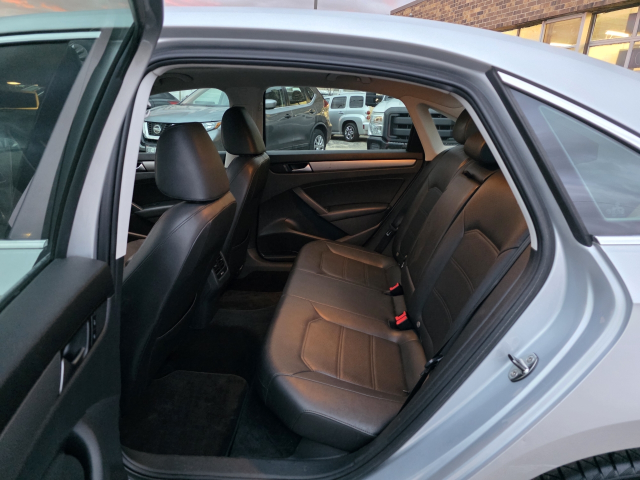 Volkswagen Passat 2.0L TDI SE AT 2014