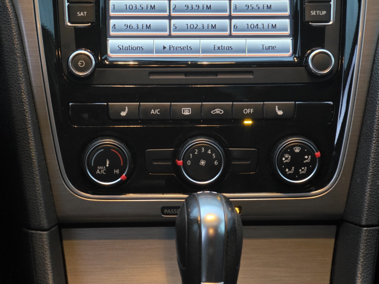 Volkswagen Passat 2.0L TDI SE AT 2014