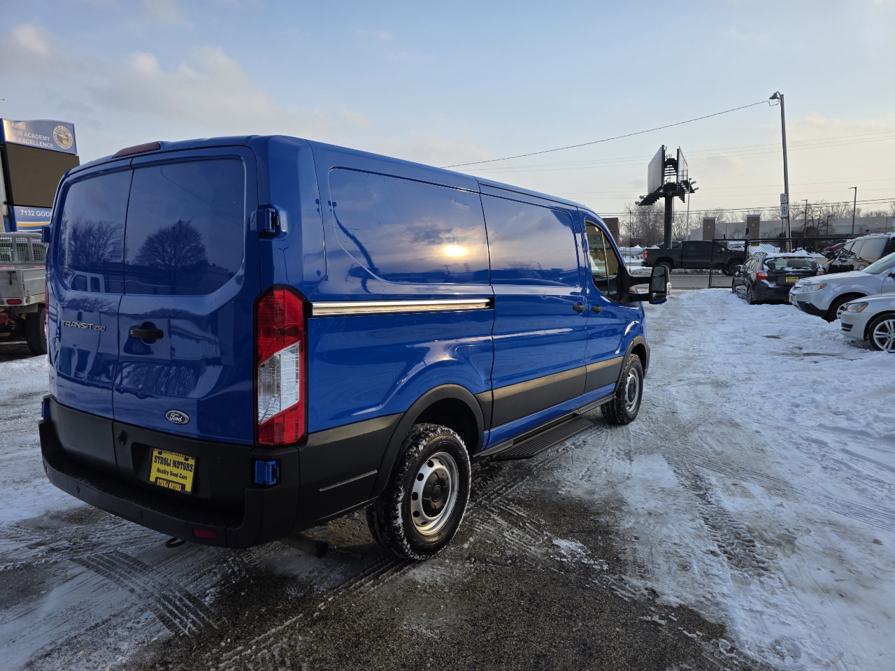 Ford Transit 250 Van Low Roof w/Sliding Pass. 130-in. WB 2020