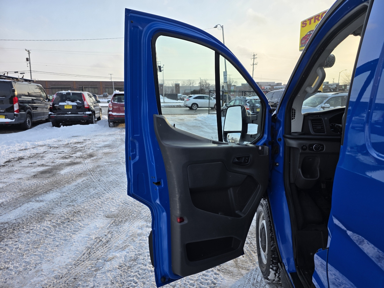 Ford Transit 250 Van Low Roof w/Sliding Pass. 130-in. WB 2020