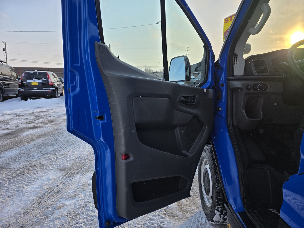 Ford Transit 250 Van Low Roof w/Sliding Pass. 130-in. WB 2020