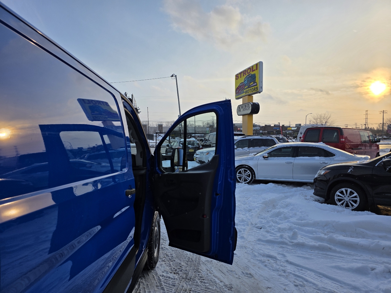 Ford Transit 250 Van Low Roof w/Sliding Pass. 130-in. WB 2020