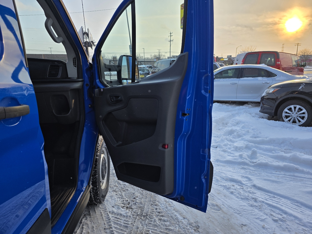 Ford Transit 250 Van Low Roof w/Sliding Pass. 130-in. WB 2020