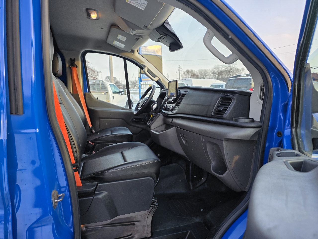 Ford Transit 250 Van Low Roof w/Sliding Pass. 130-in. WB 2020