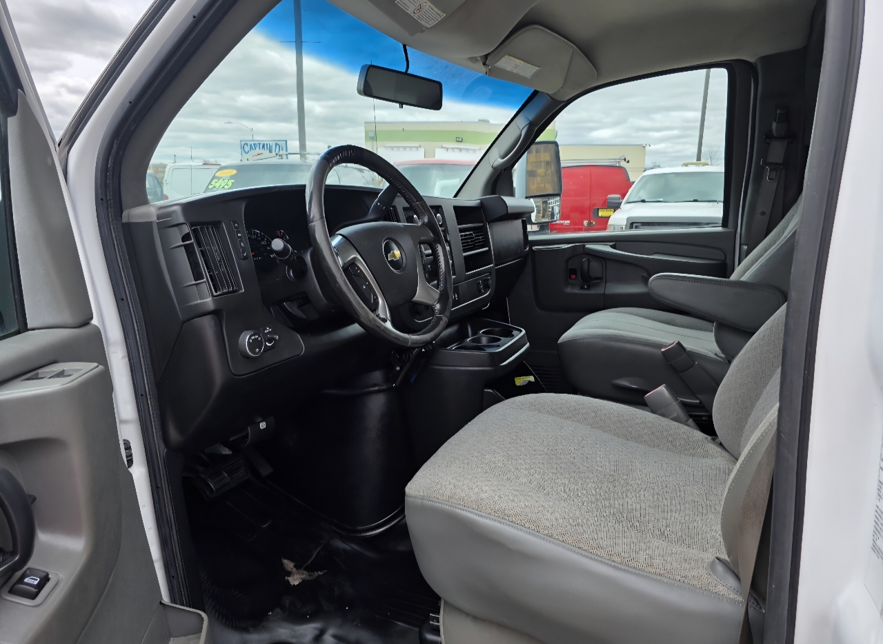 Chevrolet Express G3500 139" 2016