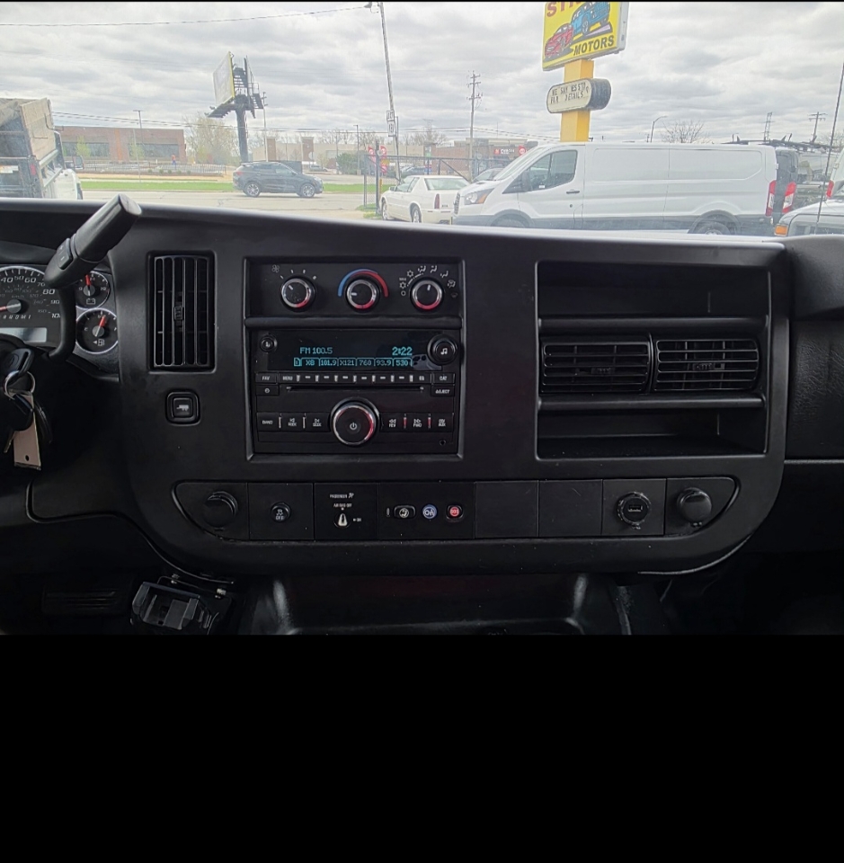 Chevrolet Express G3500 139" 2016