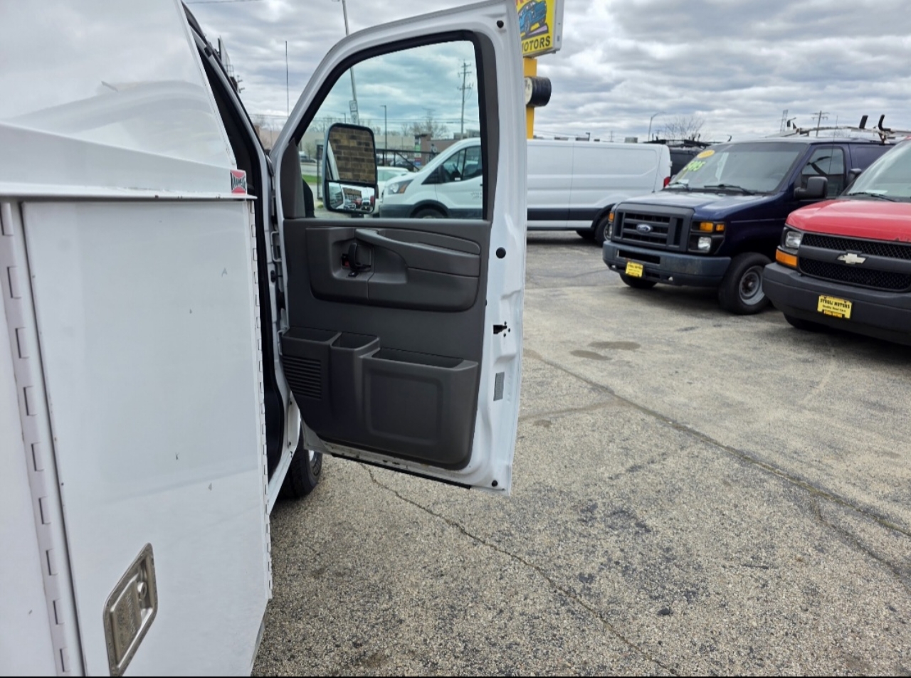 Chevrolet Express G3500 139" 2016