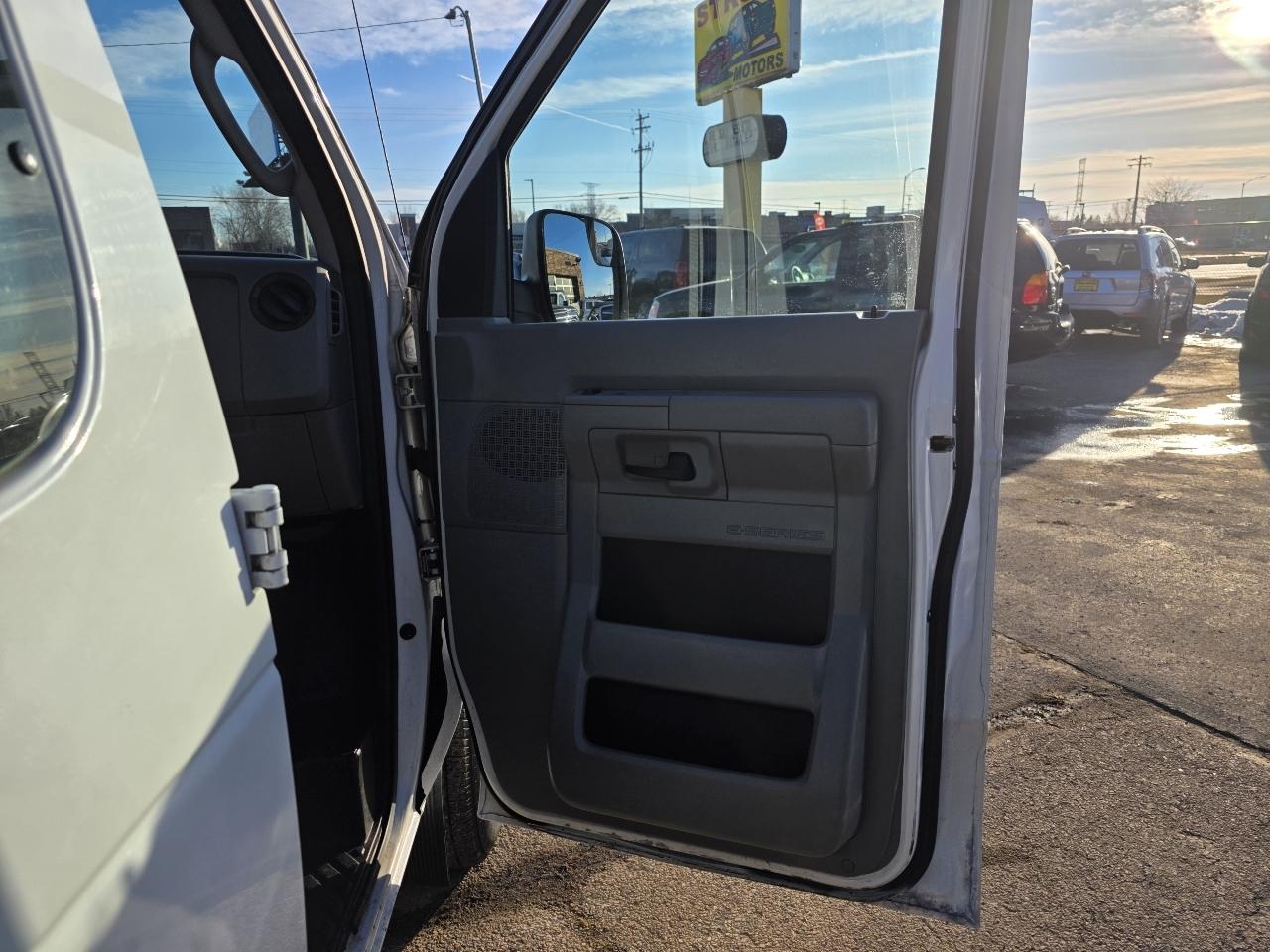 Ford Econoline E-150 2013