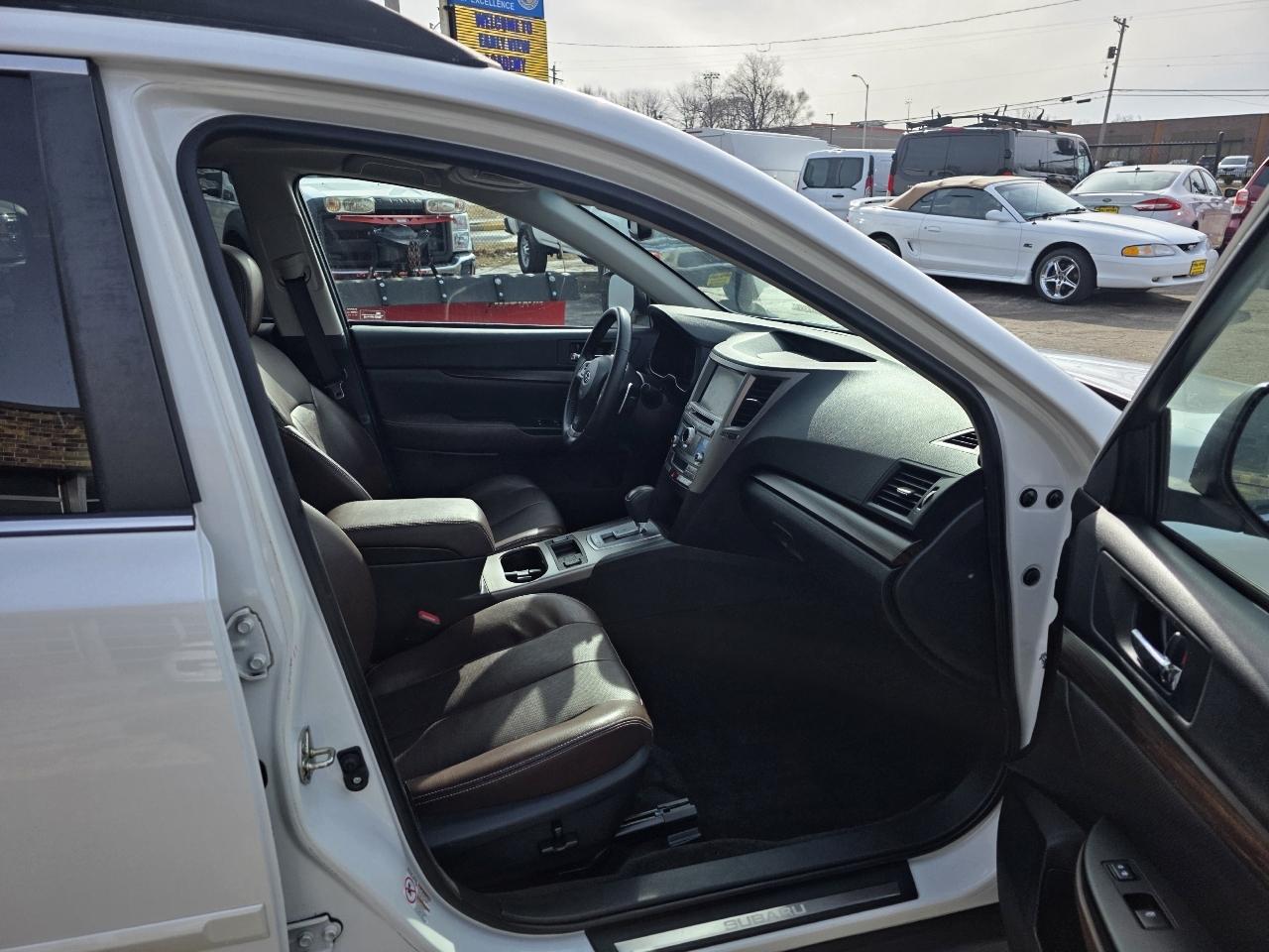 Subaru Outback 2.5i Limited 2014