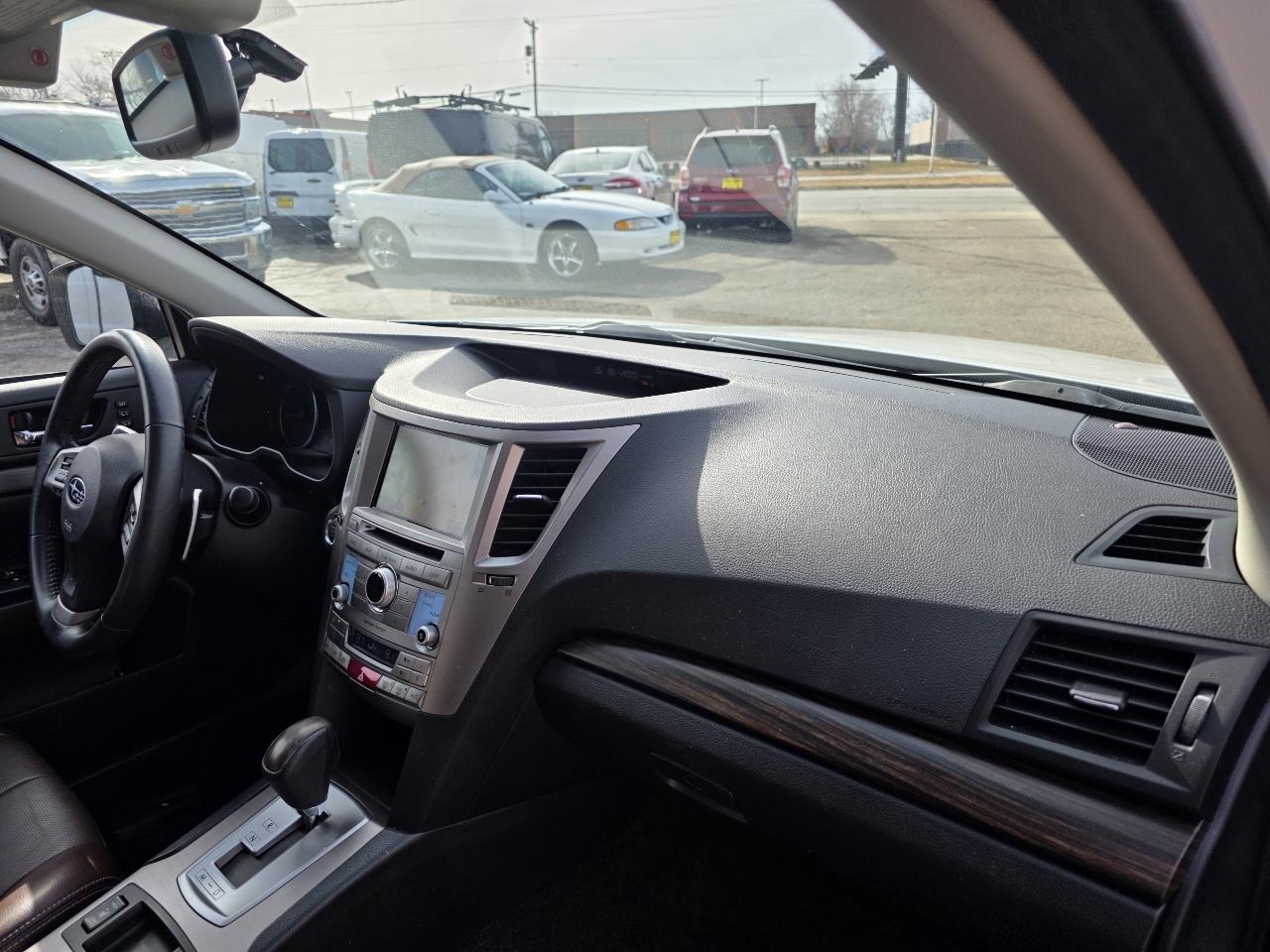Subaru Outback 2.5i Limited 2014