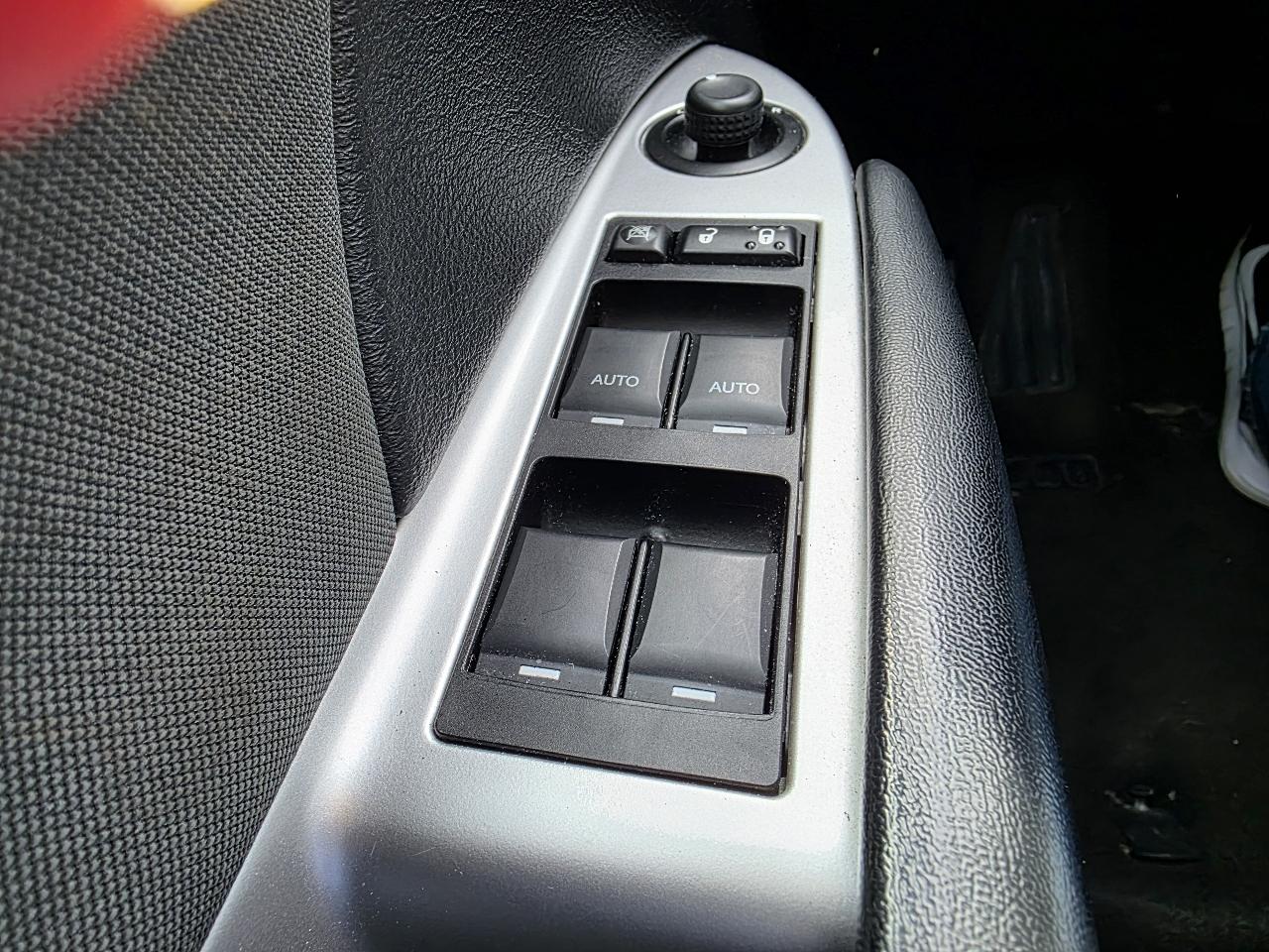 Chrysler 200 Touring Convertible 2012