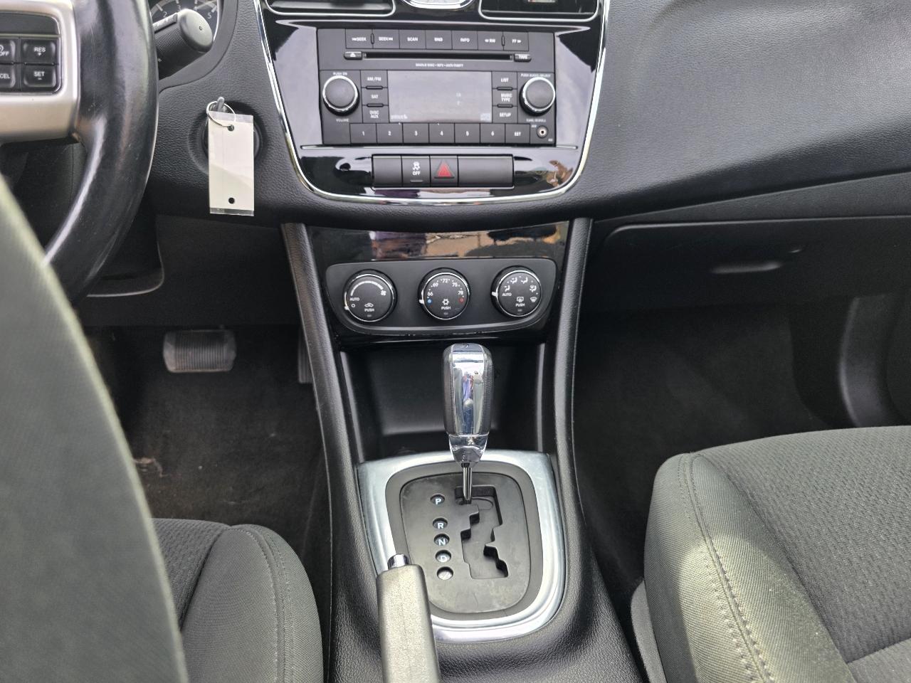 Chrysler 200 Touring Convertible 2012