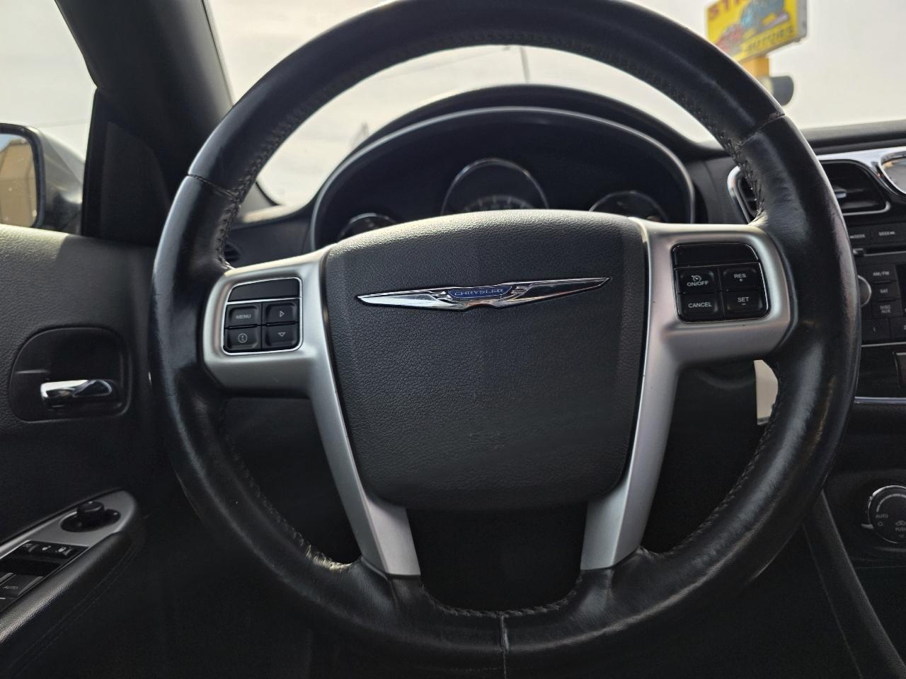 Chrysler 200 Touring Convertible 2012