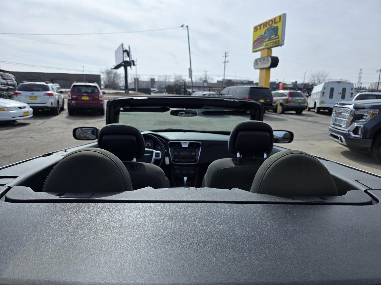 Chrysler 200 Touring Convertible 2012