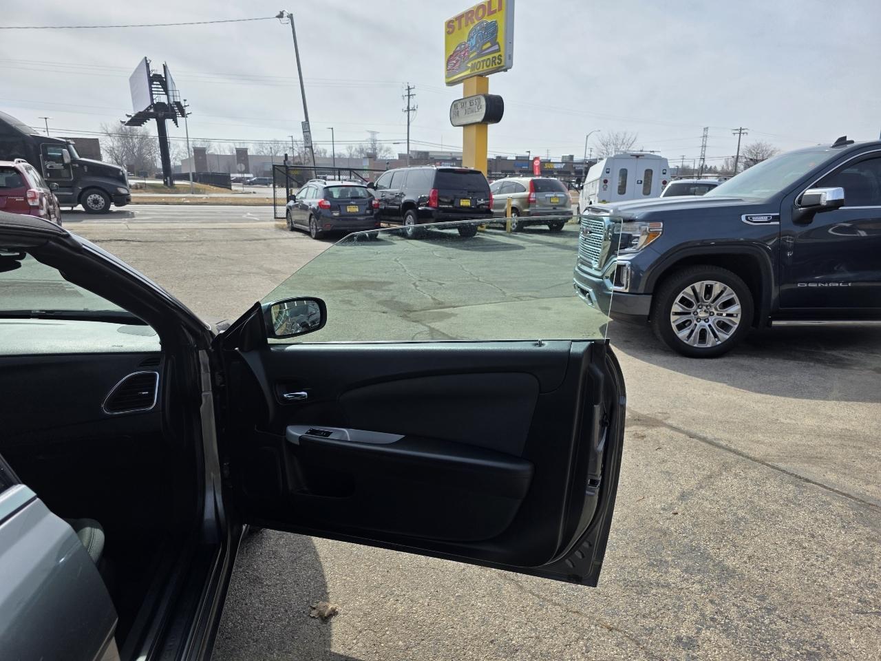 Chrysler 200 Touring Convertible 2012