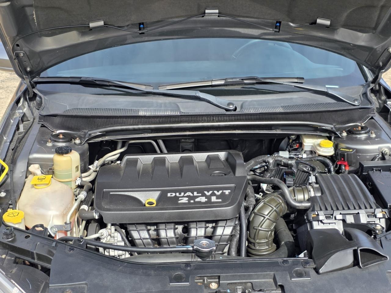 Chrysler 200 Touring Convertible 2012