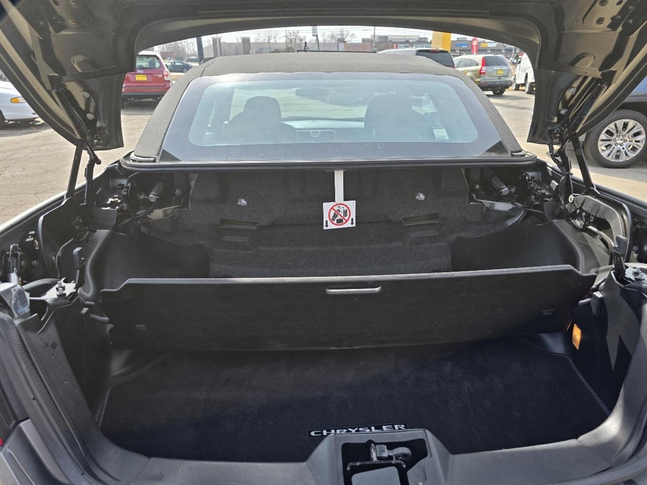 Chrysler 200 Touring Convertible 2012