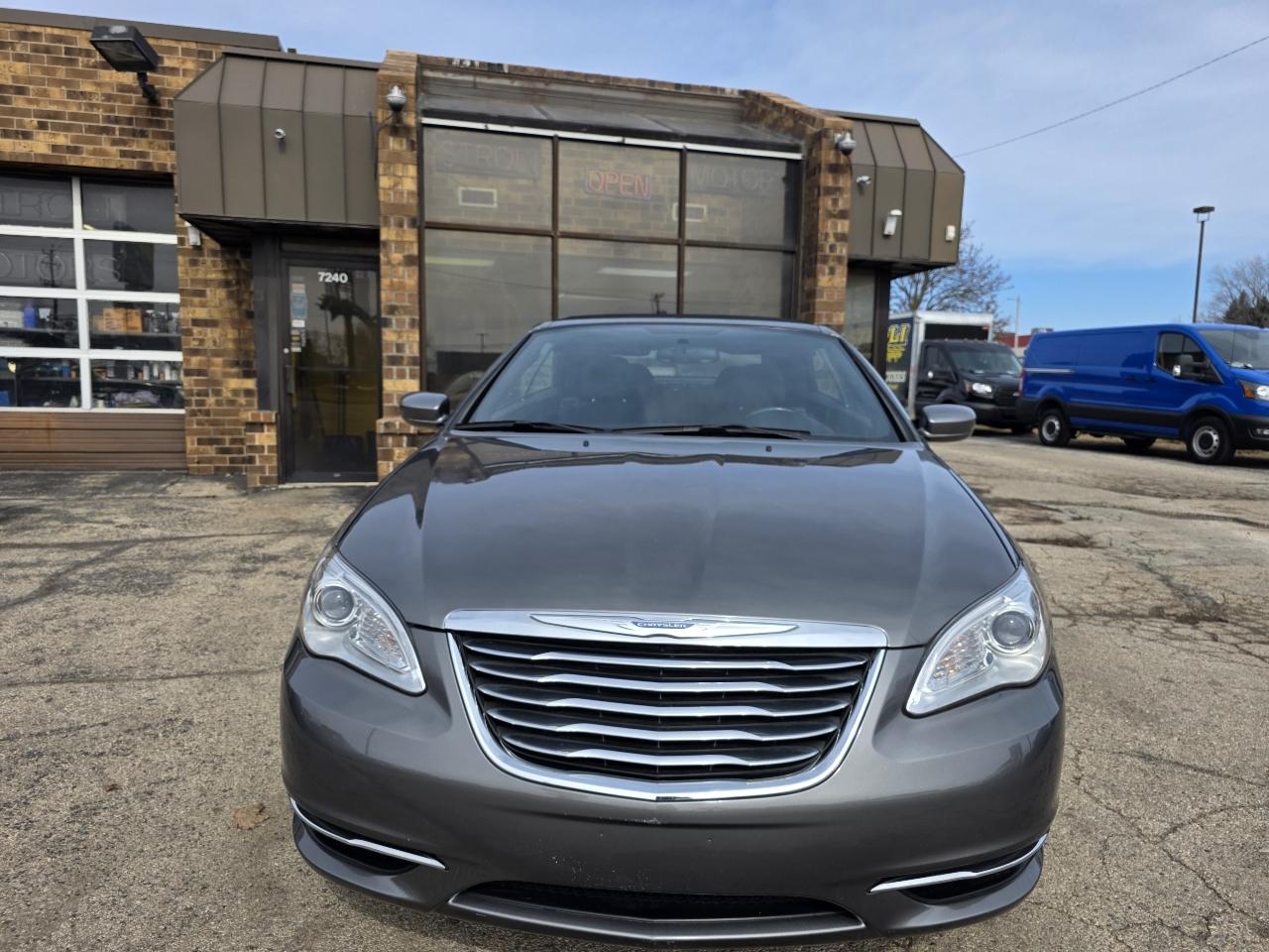 Chrysler 200 Touring Convertible 2012