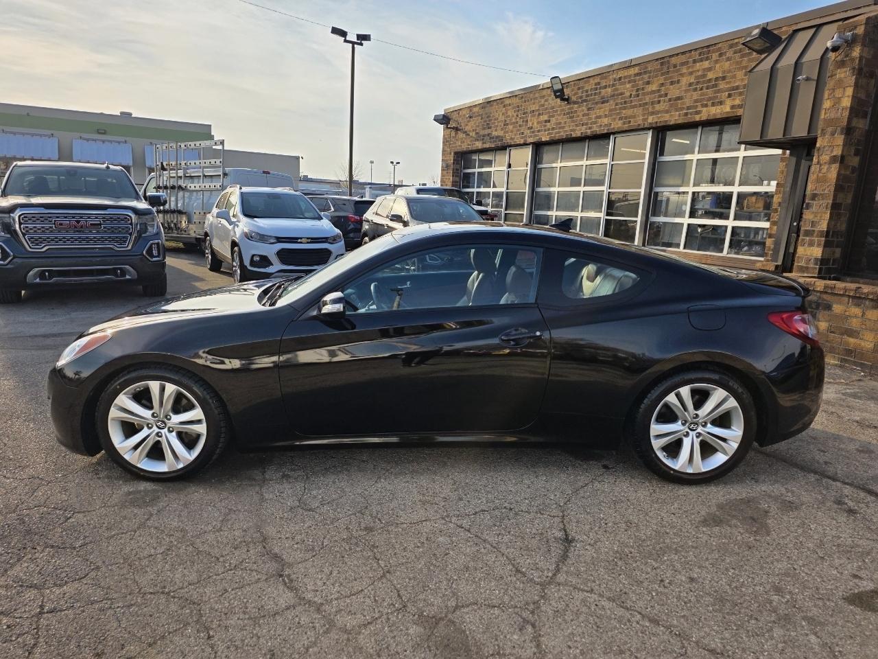 Hyundai Genesis Coupe 3.8 Grand Touring Auto 2011