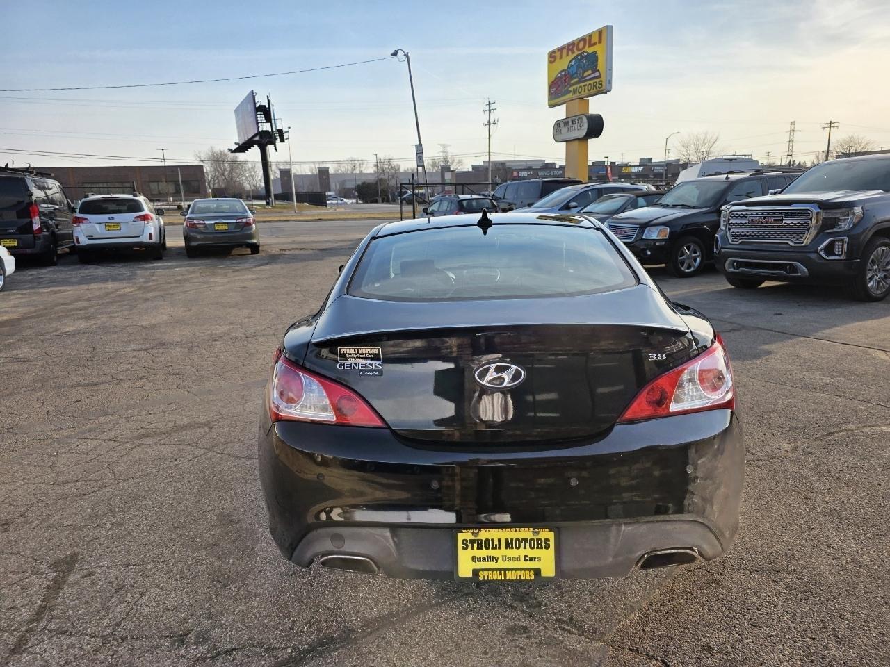 Hyundai Genesis Coupe 3.8 Grand Touring Auto 2011