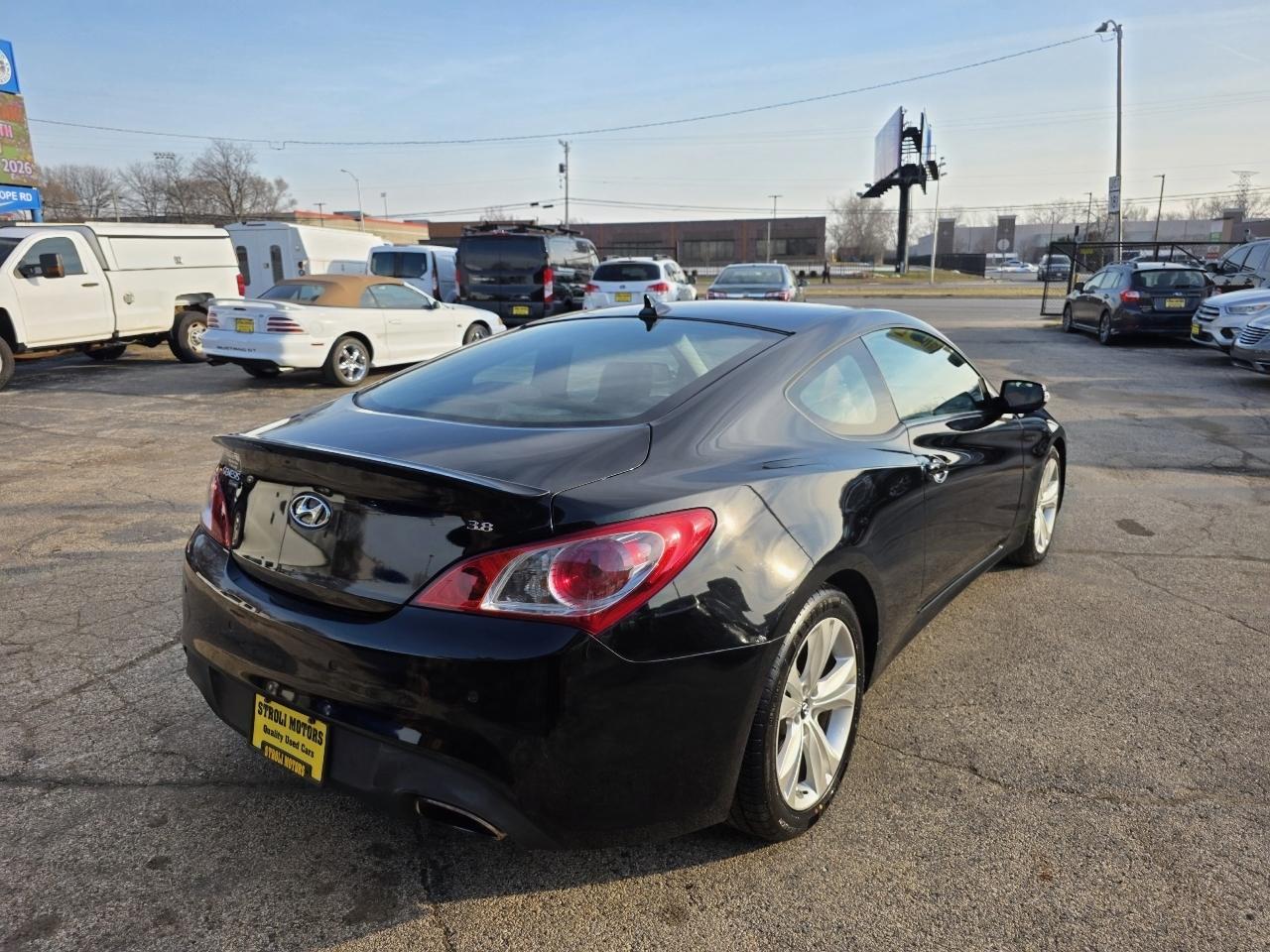 Hyundai Genesis Coupe 3.8 Grand Touring Auto 2011