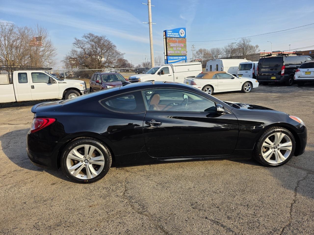 Hyundai Genesis Coupe 3.8 Grand Touring Auto 2011