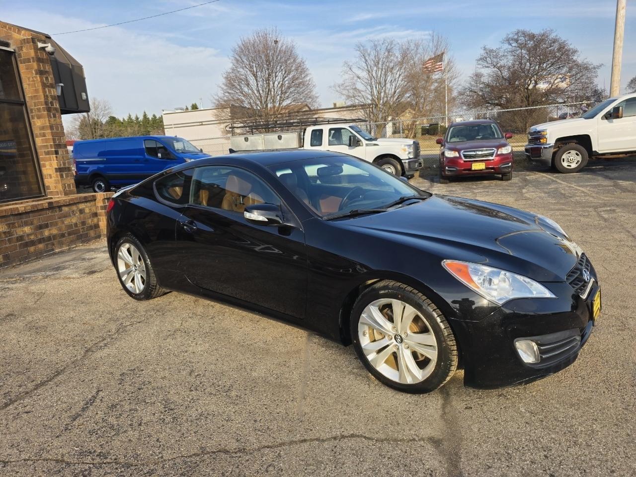 Hyundai Genesis Coupe 3.8 Grand Touring Auto 2011