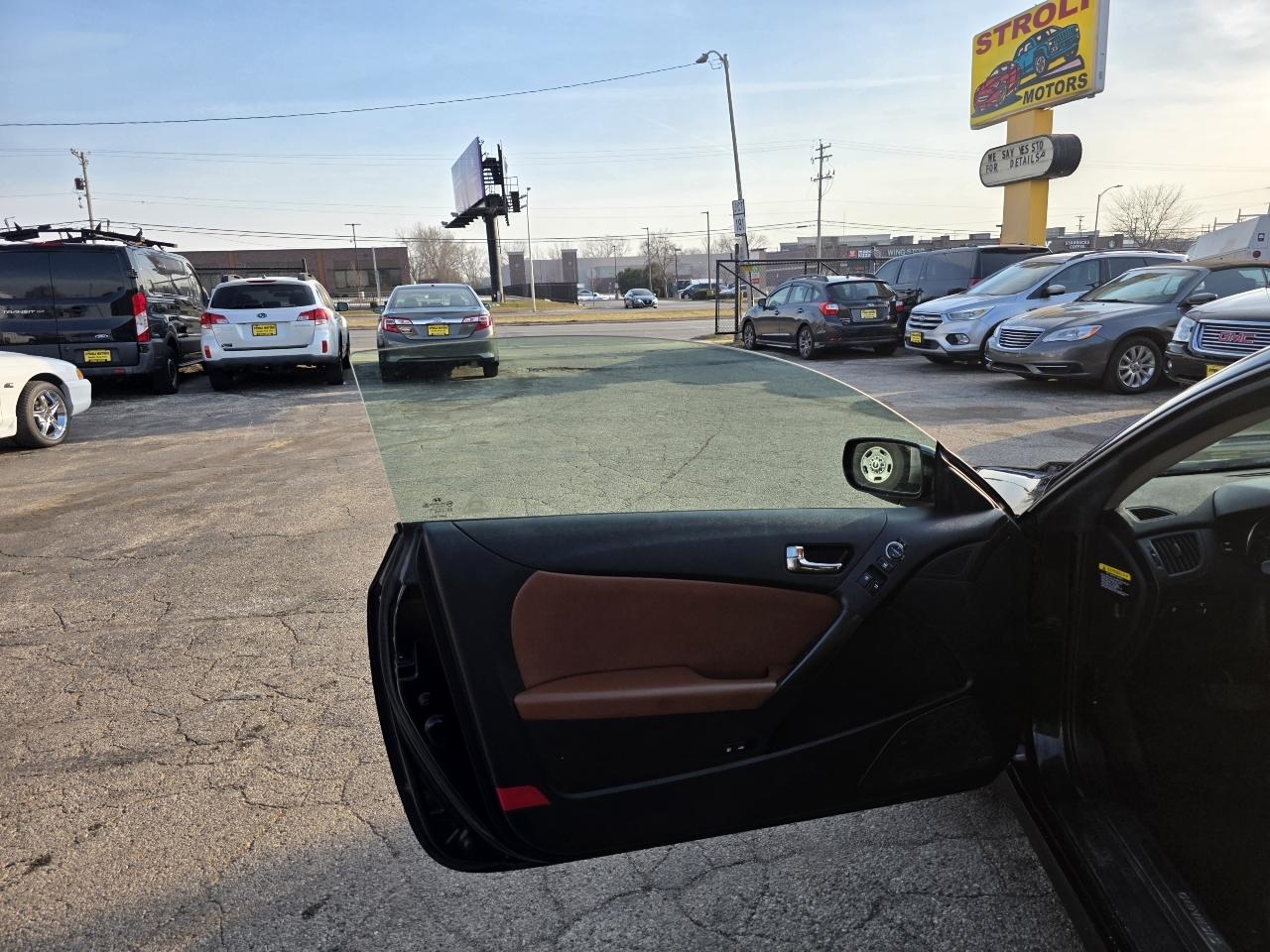 Hyundai Genesis Coupe 3.8 Grand Touring Auto 2011