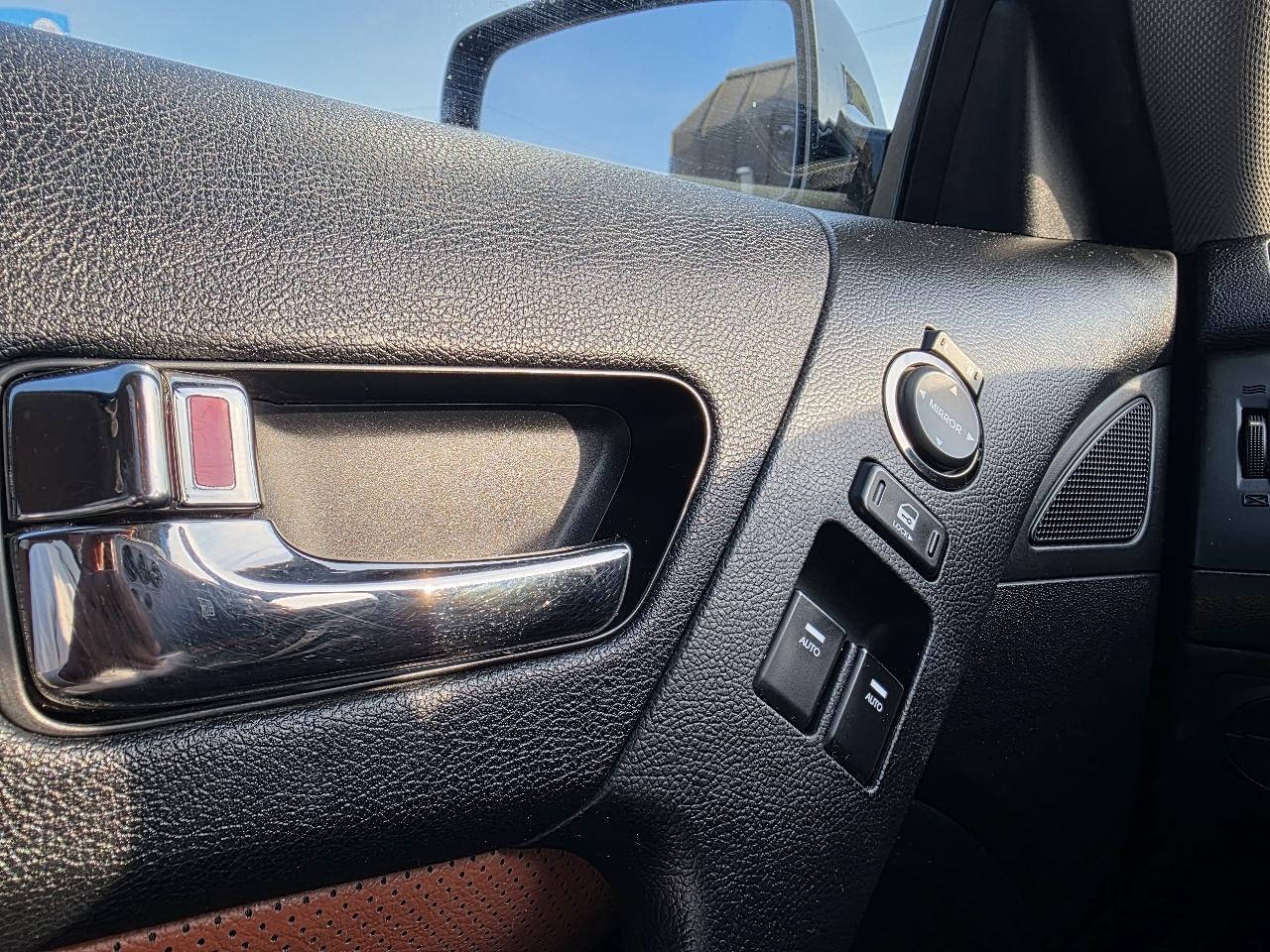 Hyundai Genesis Coupe 3.8 Grand Touring Auto 2011