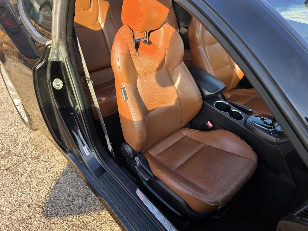 Hyundai Genesis Coupe 3.8 Grand Touring Auto 2011