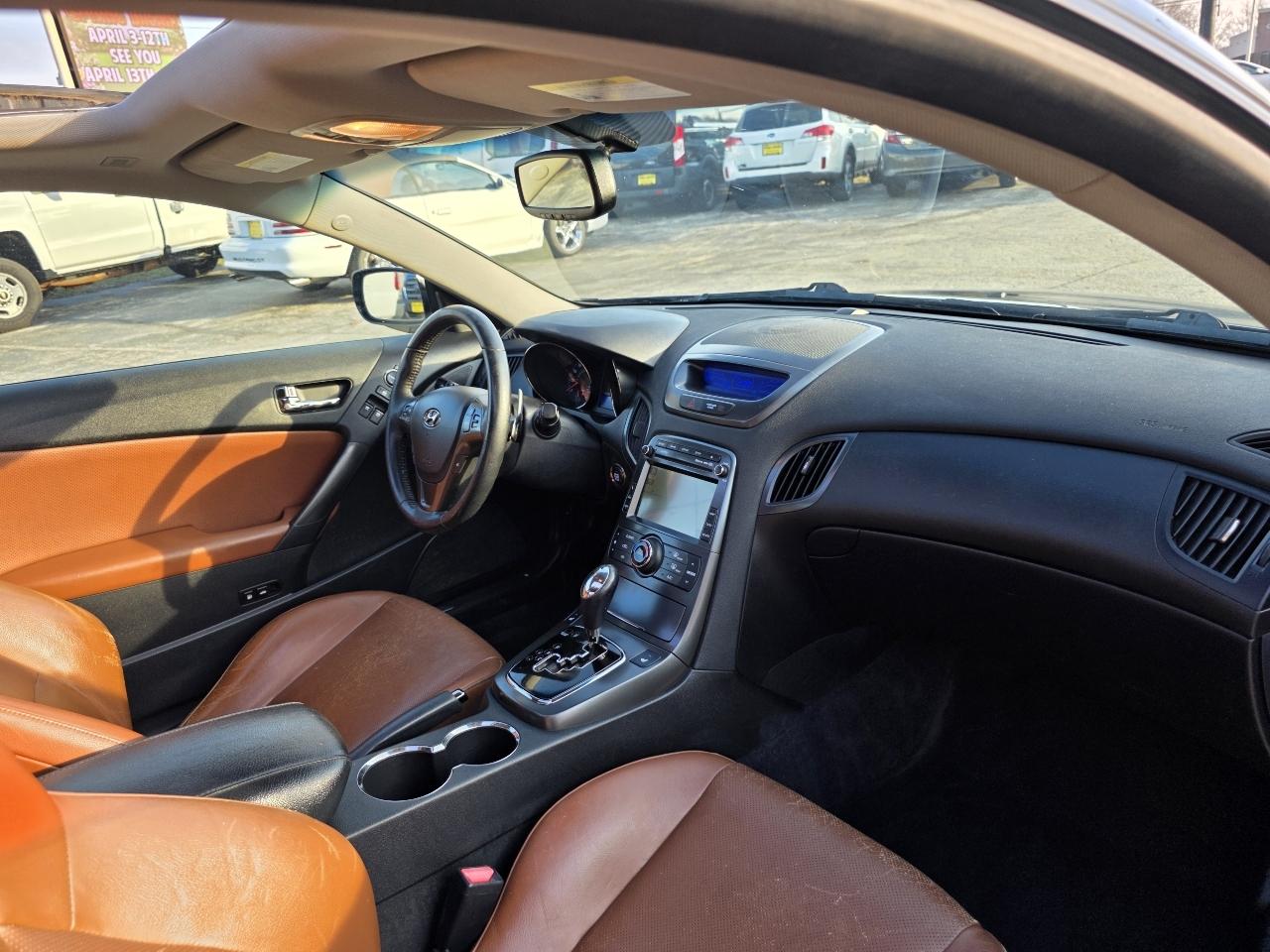 Hyundai Genesis Coupe 3.8 Grand Touring Auto 2011