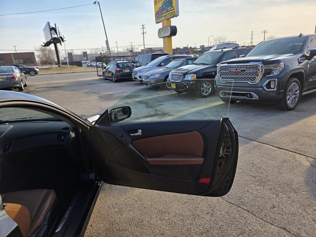 Hyundai Genesis Coupe 3.8 Grand Touring Auto 2011