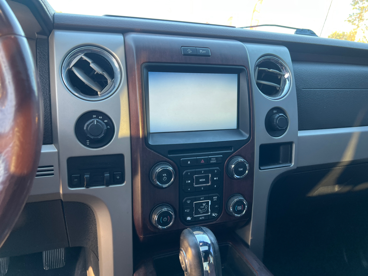 Ford F-150 King Ranch SuperCrew Short Bed 4WD 2014