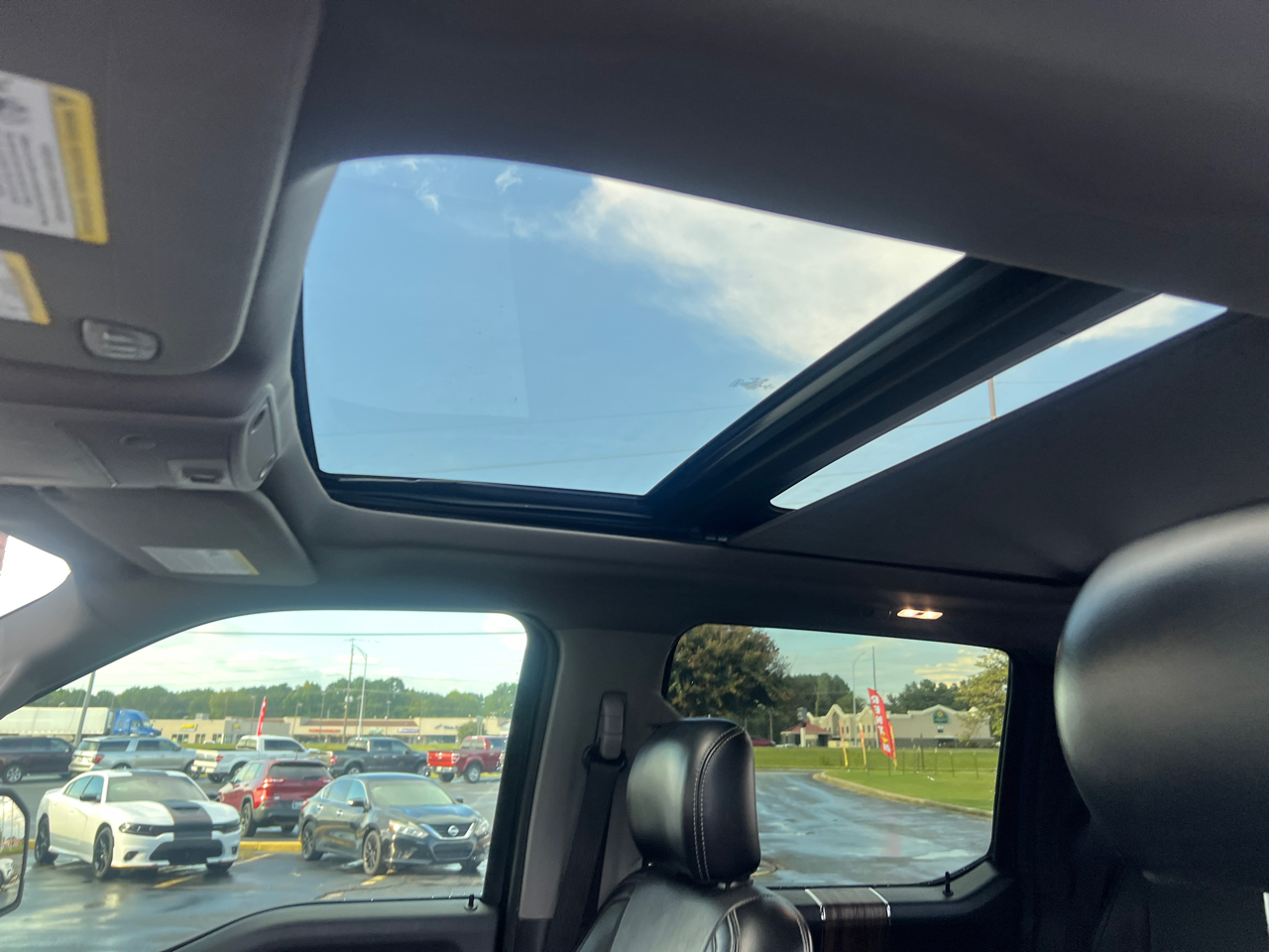 Ford F-150 4WD SuperCrew 139" Lariat 2018