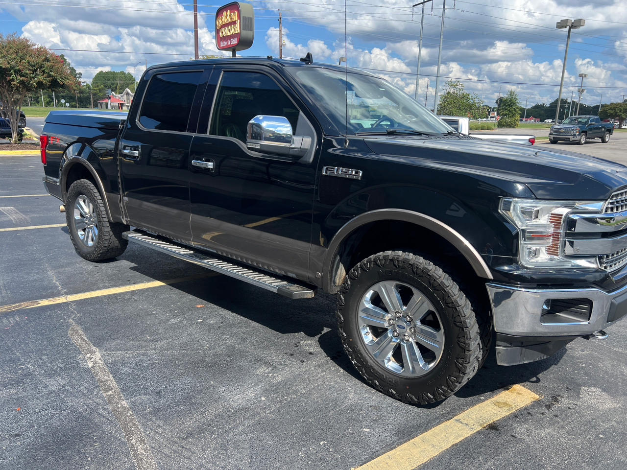 Ford F-150 4WD SuperCrew 139" Lariat 2018