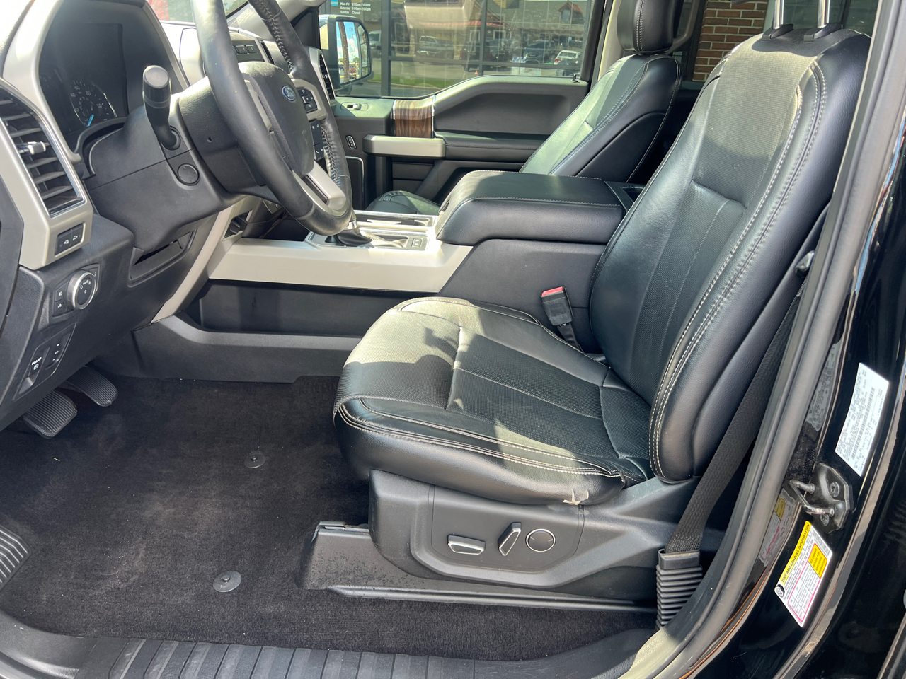 Ford F-150 4WD SuperCrew 139" Lariat 2018