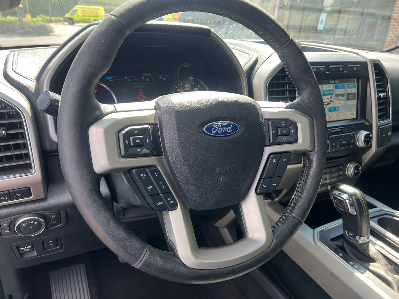 Ford F-150 4WD SuperCrew 139" Lariat 2018